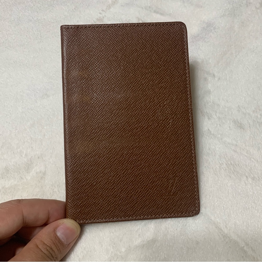 Authentic Louis Vuitton Taiga ID/Card Holder in GUC